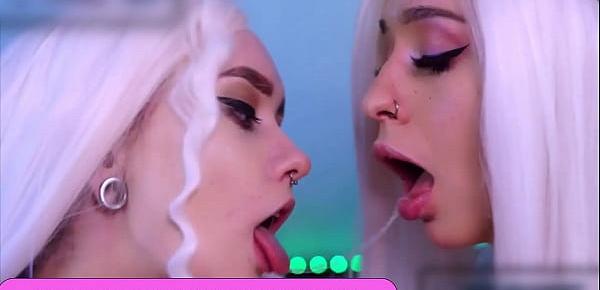  Moon power and big Dildo Lesbians AliceBong